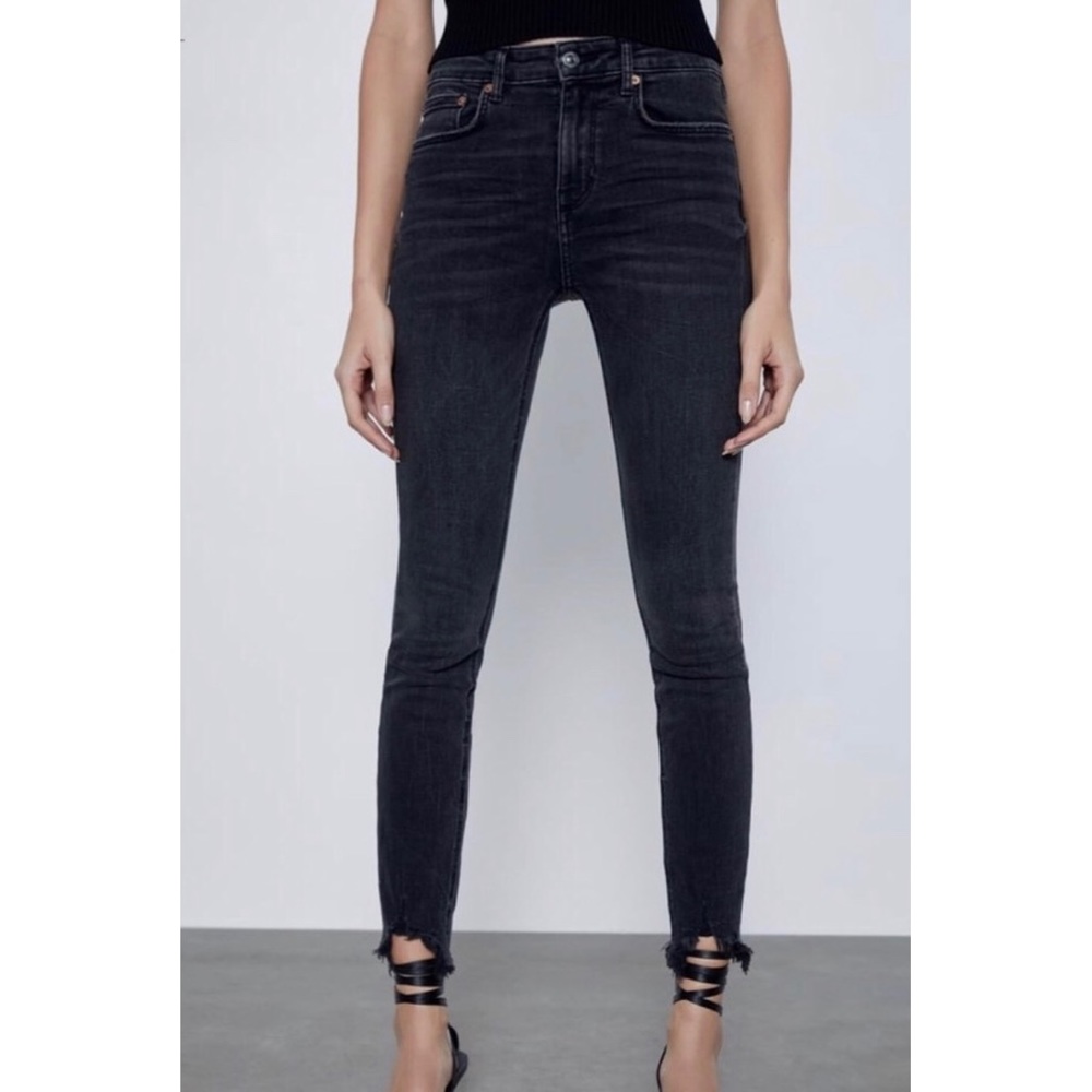 ZARA | The Skinny Pearl Black Mid Rise Raw Frayed Distressed Cuffed Hem Jeans